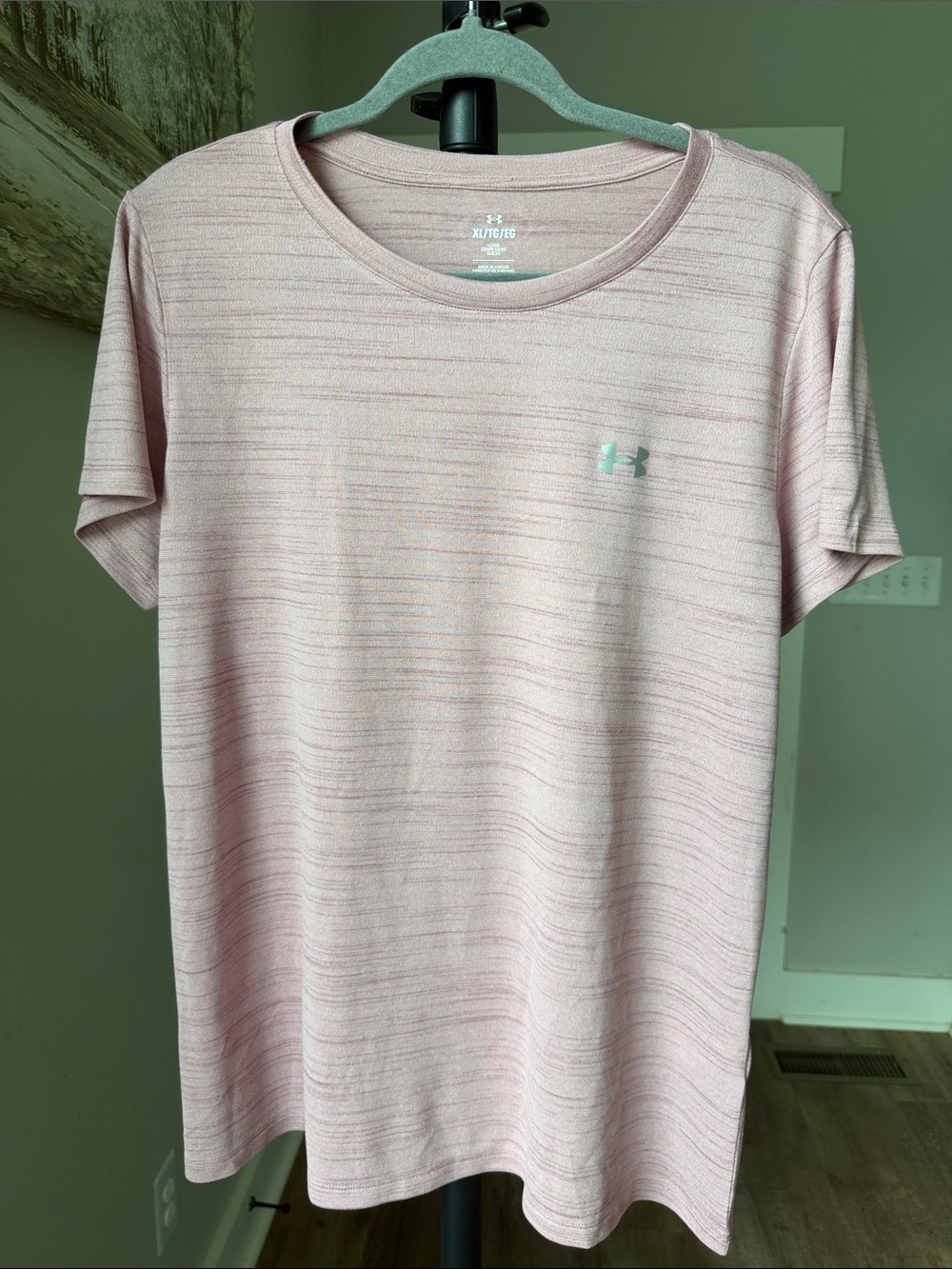 Under Armour women’s  Light Pink Heather Crew Neck Performance Tee